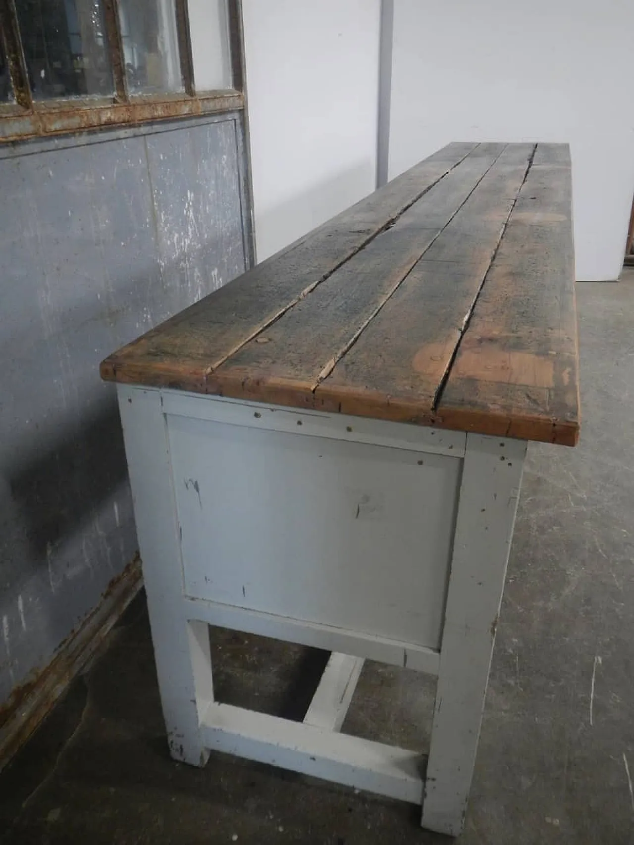 Counter with 50s chest of drawers 3