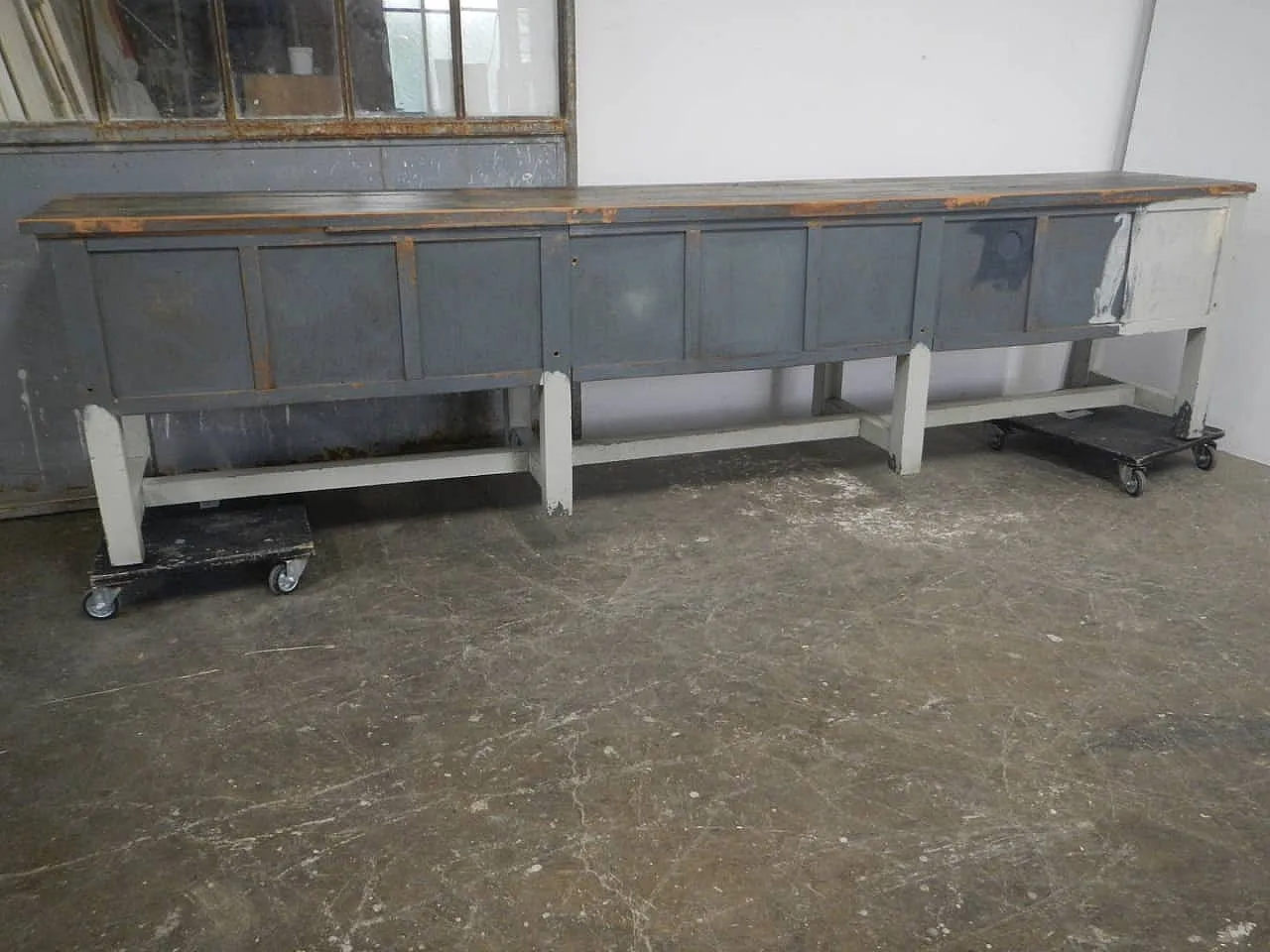 Counter with 50s chest of drawers 10