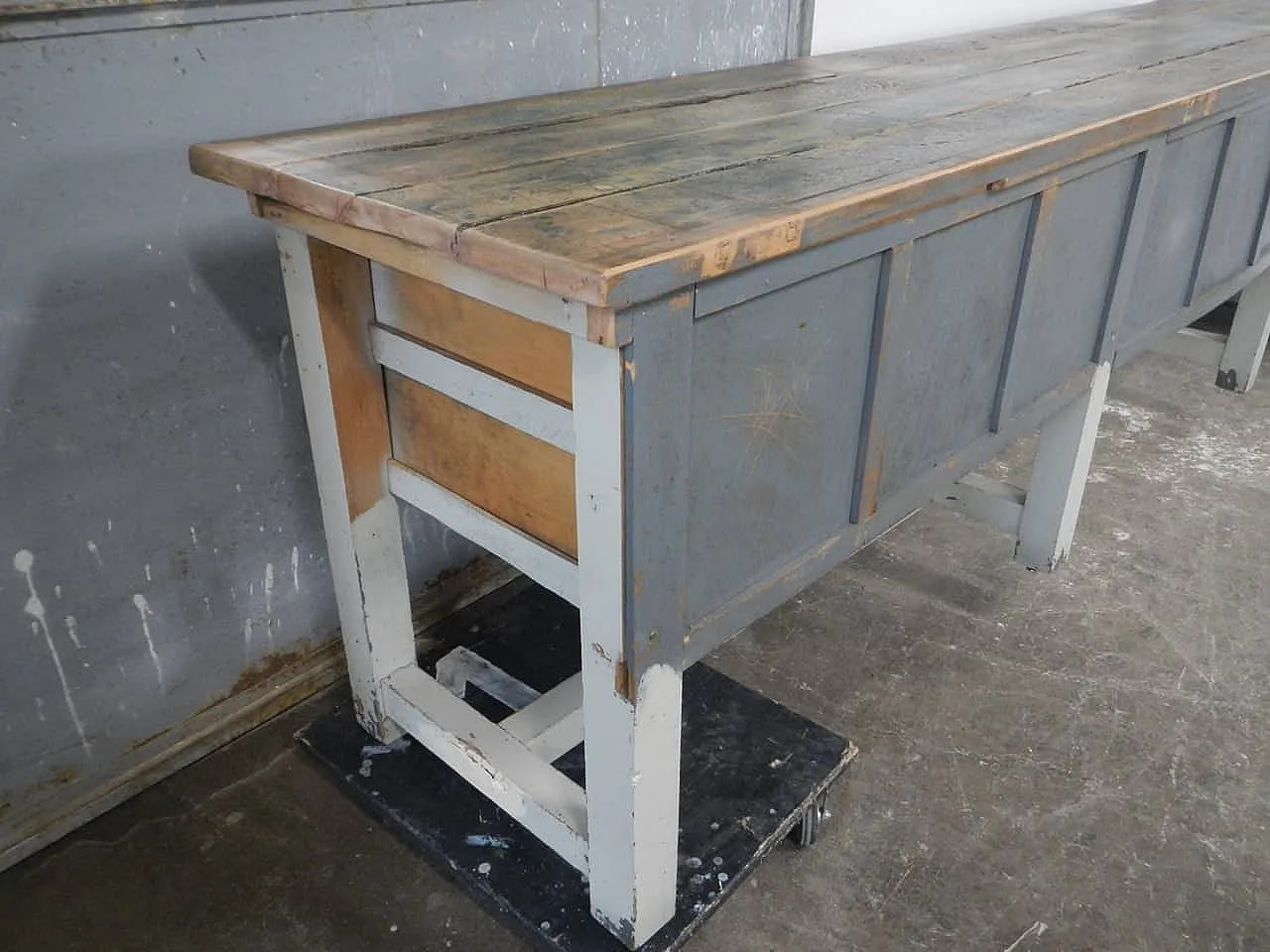 Counter with 50s chest of drawers 11