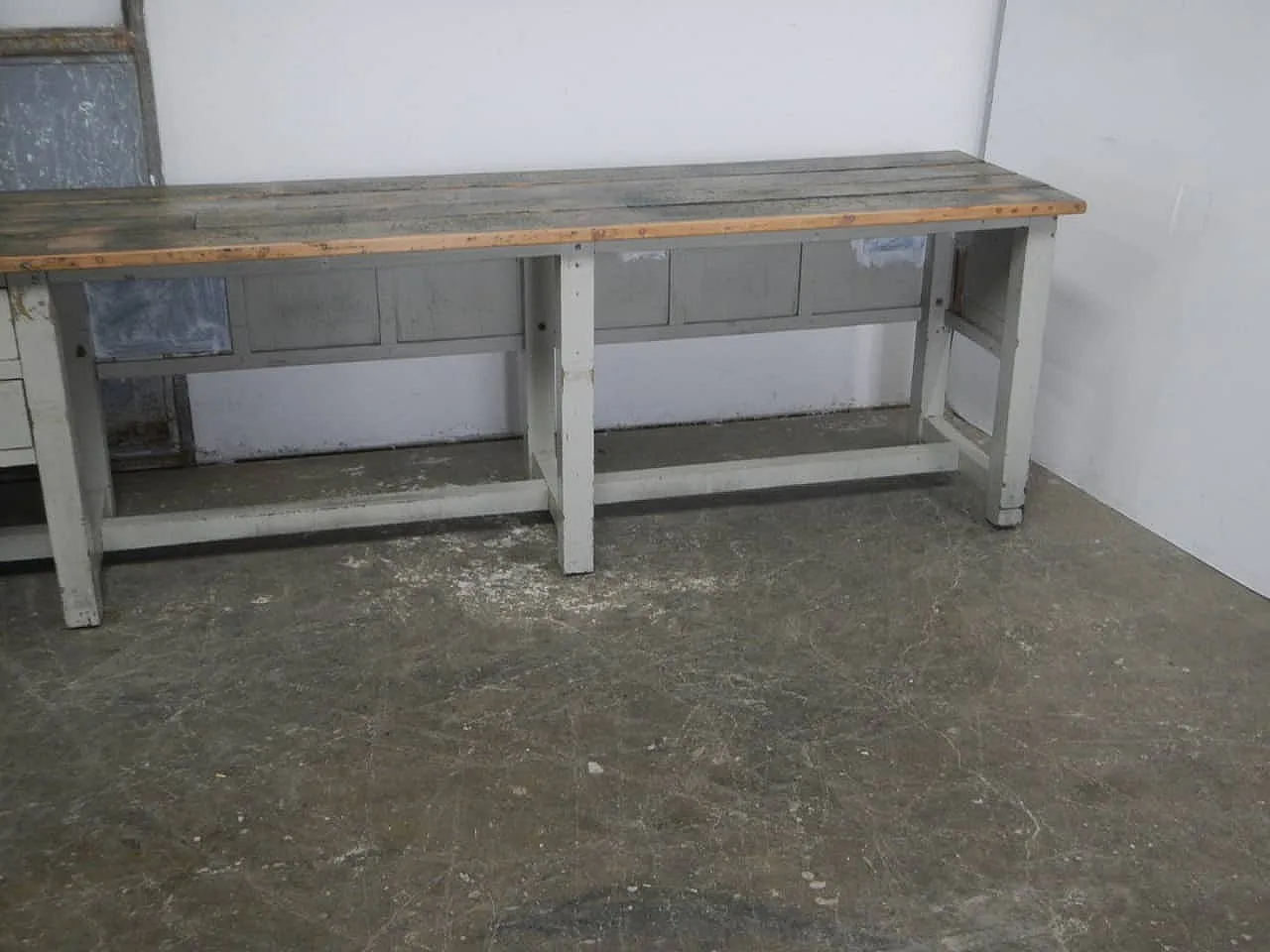 Counter with 50s chest of drawers 7