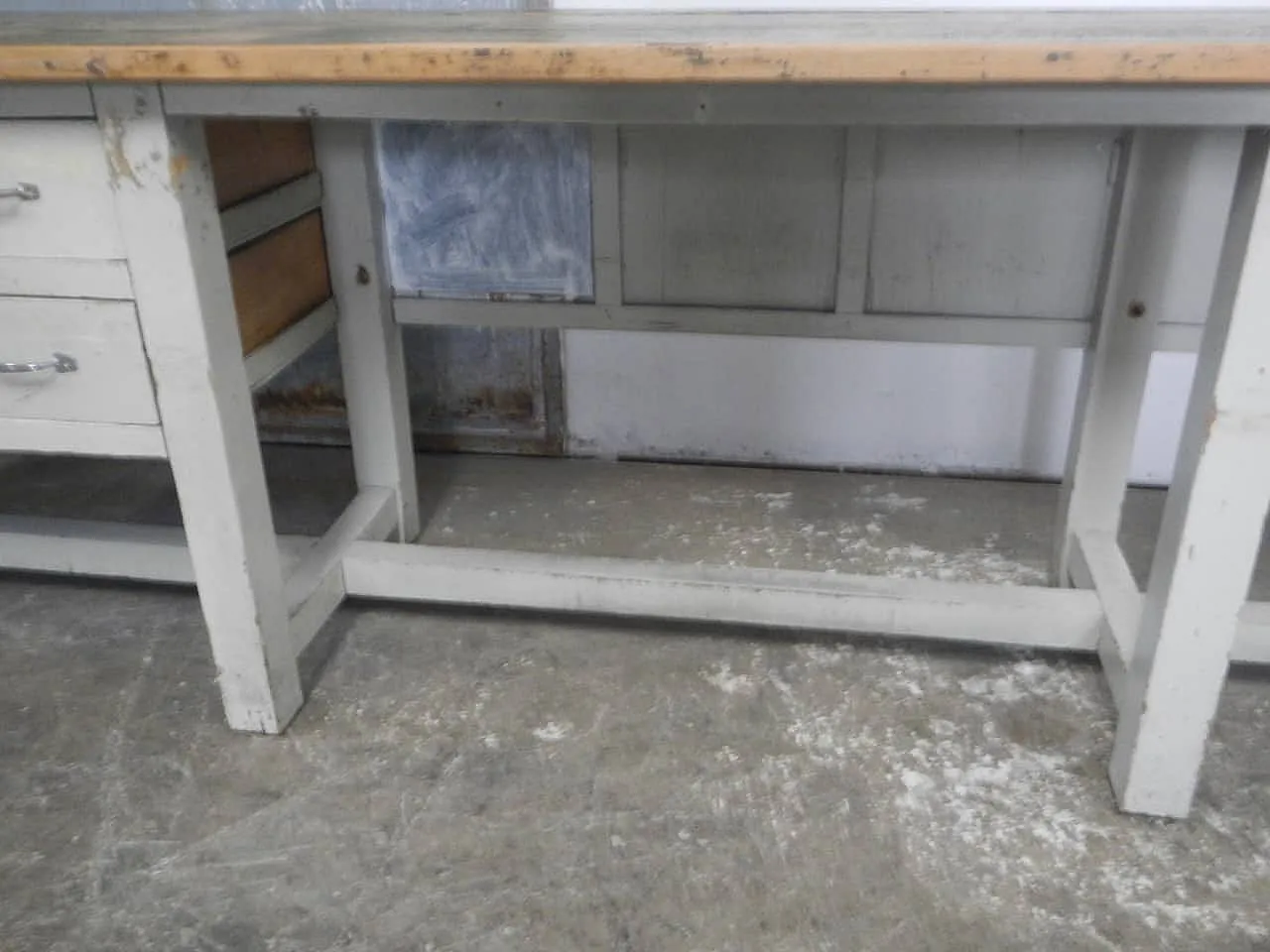 Counter with 50s chest of drawers 8
