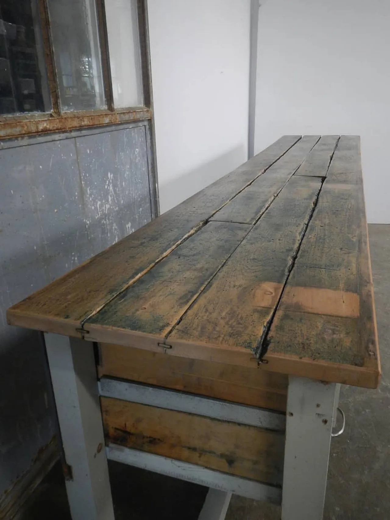 Counter with 50s chest of drawers 9