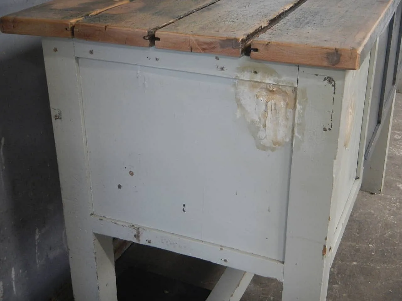 Counter with 50s chest of drawers 11