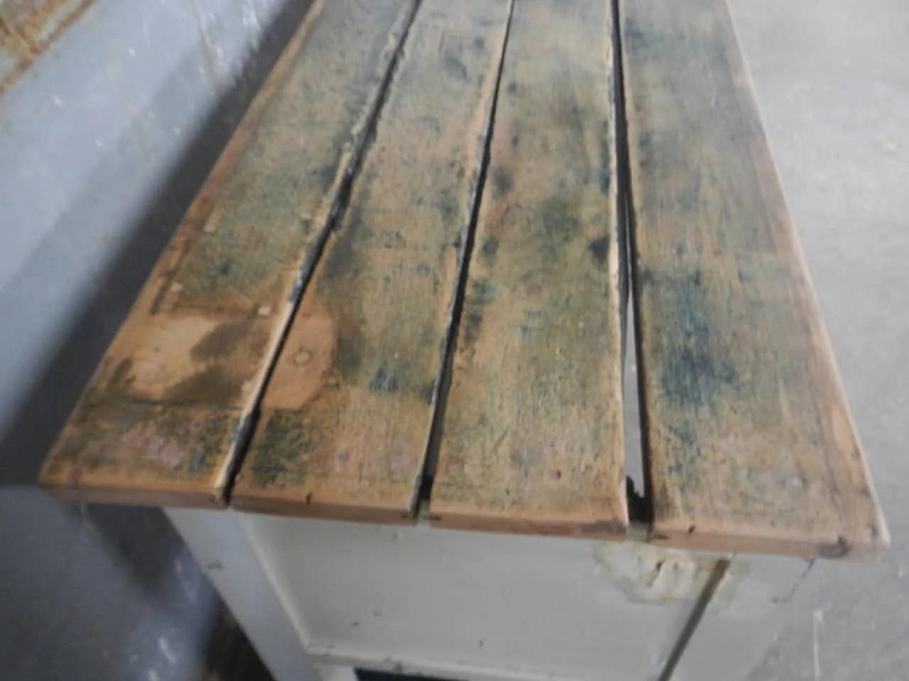 Counter with 50s chest of drawers 12