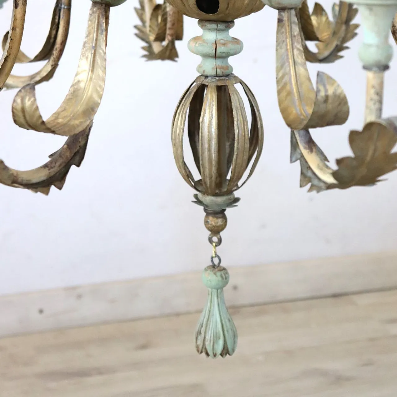 Lacquered wood and iron chandelier, 12 lights, early 1900s 7