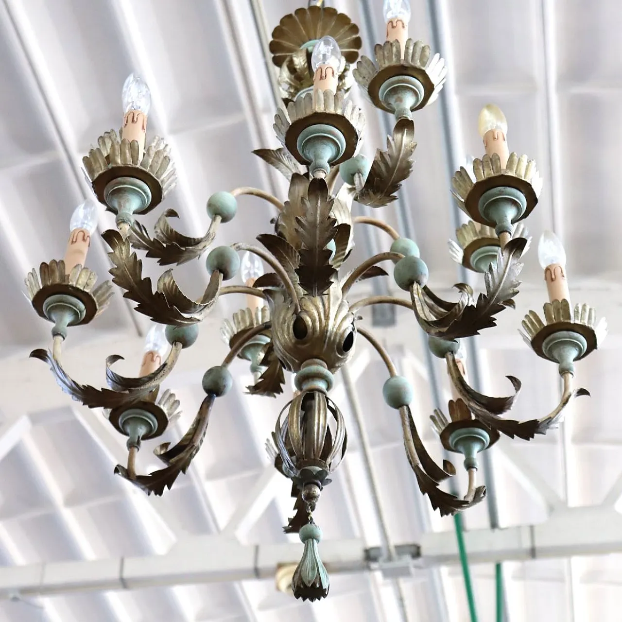 Lacquered wood and iron chandelier, 12 lights, early 1900s 10