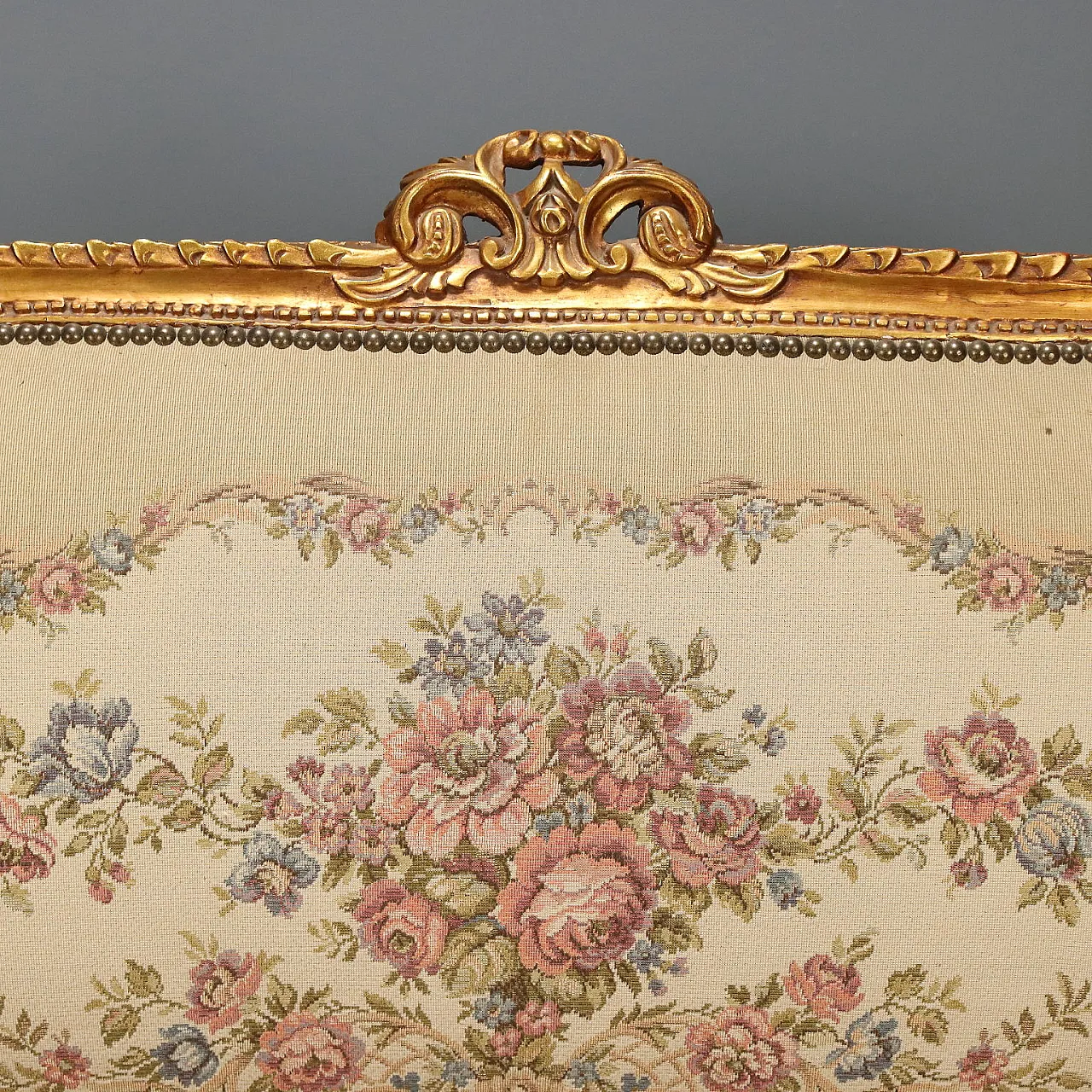 Neoclassical style sofa in gilded wood, early 20th century 4