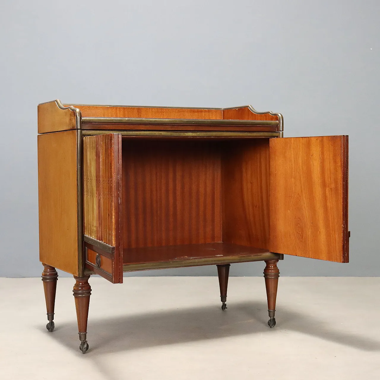 Mahogany bar cabinet with faux book doors, 20th century 3