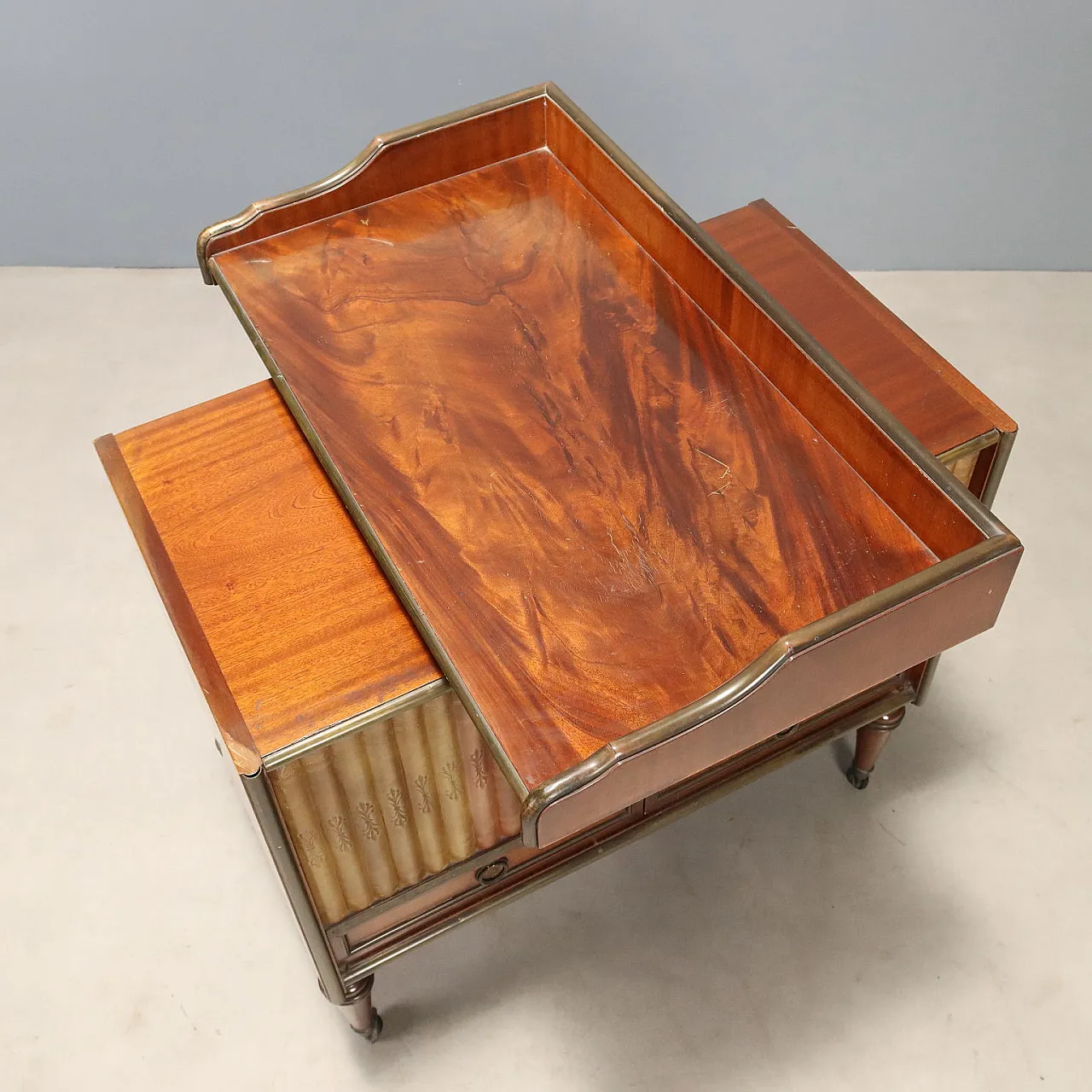 Mahogany bar cabinet with faux book doors, 20th century 9