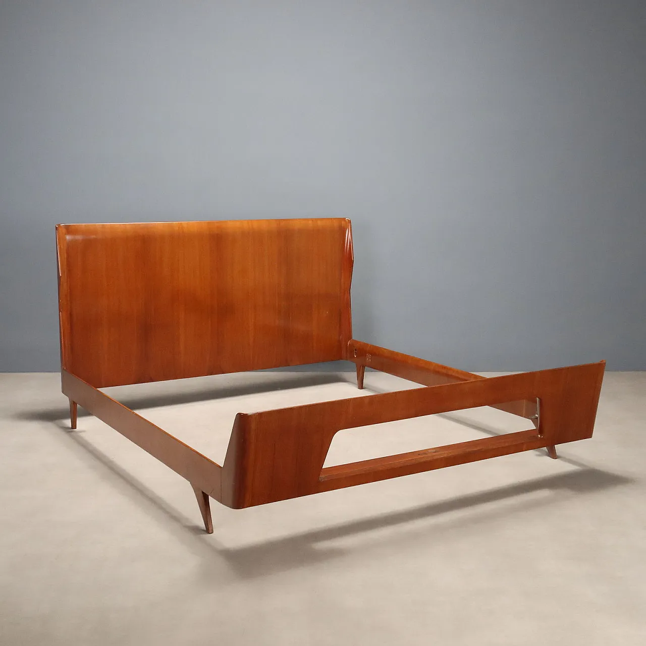 Bed in mahogany, Italian manufacture, 1960s 1
