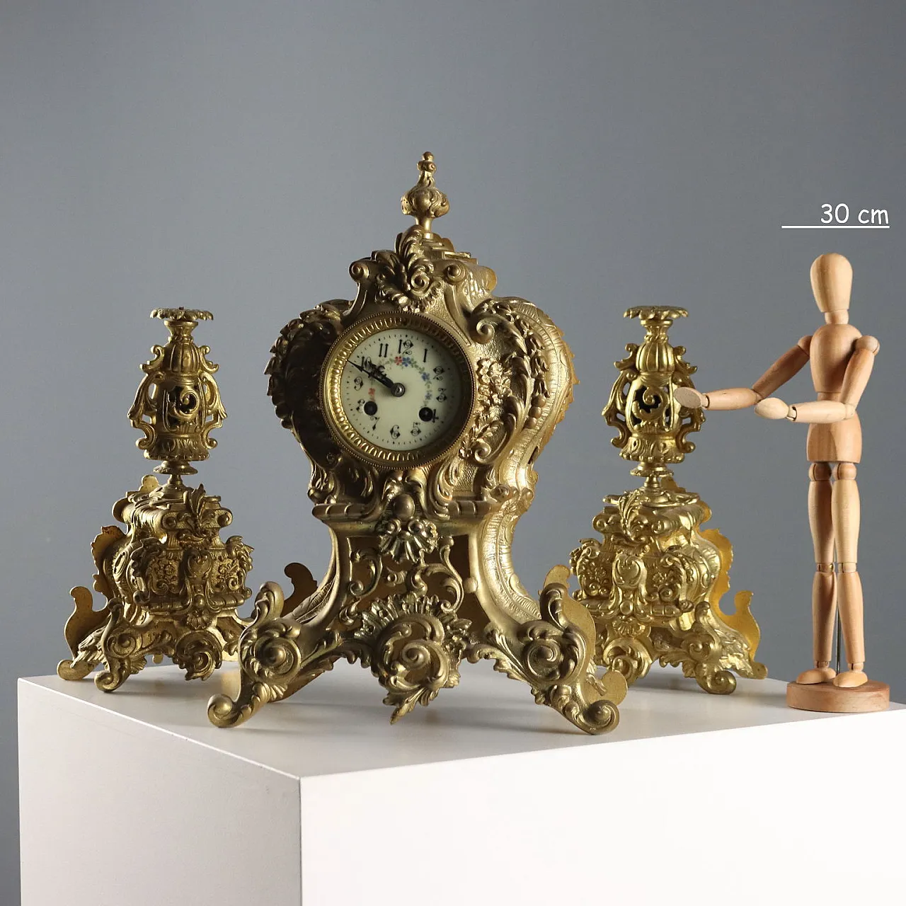 Triptych clock in gilded bronze and bevelled glass, 20th century 2