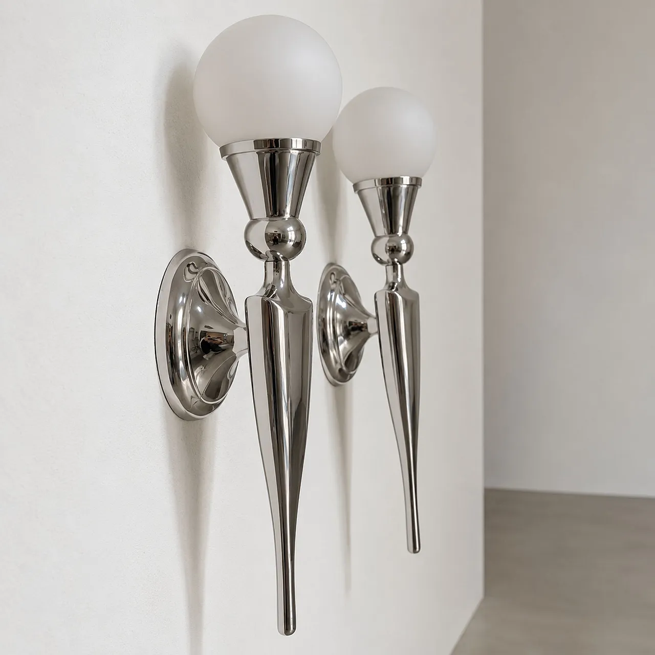 Pair of French Art Deco wall lamps in nickel-plated aluminum and glass 9