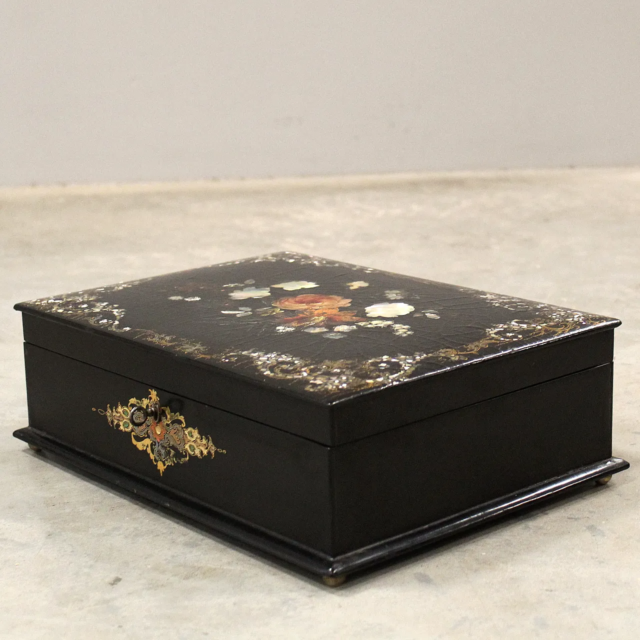 19th century inlaid painted lacquered wooden casket box 4