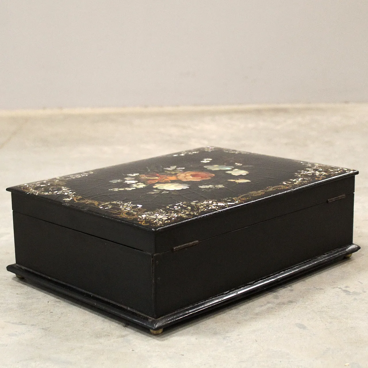 19th century inlaid painted lacquered wooden casket box 5
