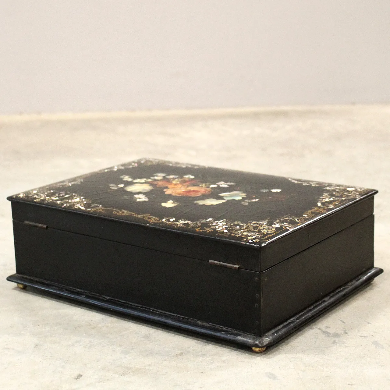 19th century inlaid painted lacquered wooden casket box 6