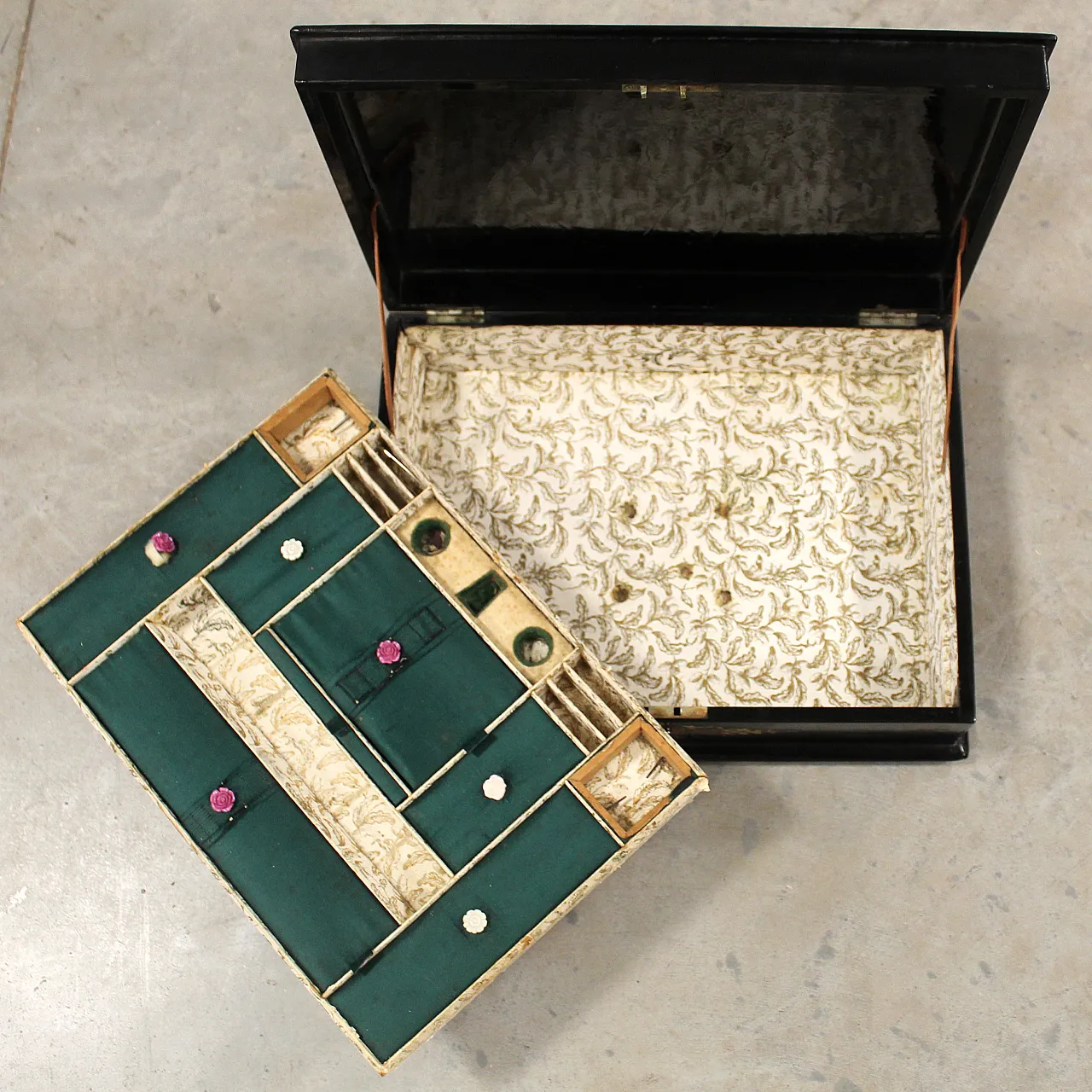 19th century inlaid painted lacquered wooden casket box 10