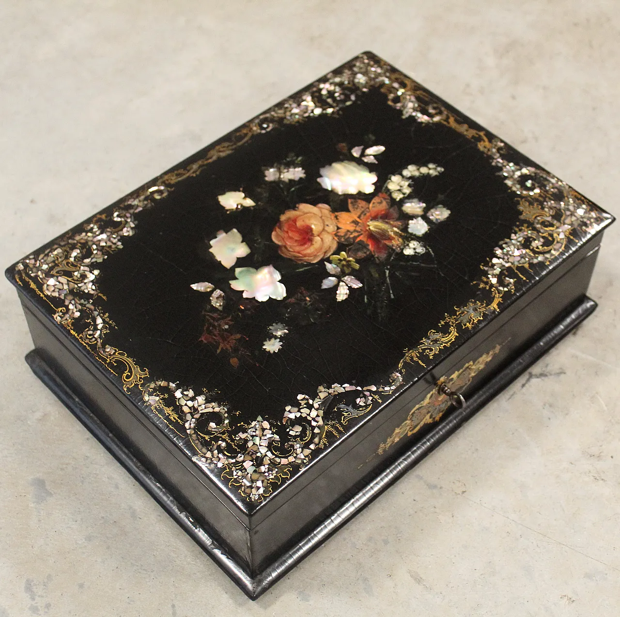 19th century inlaid painted lacquered wooden casket box 11