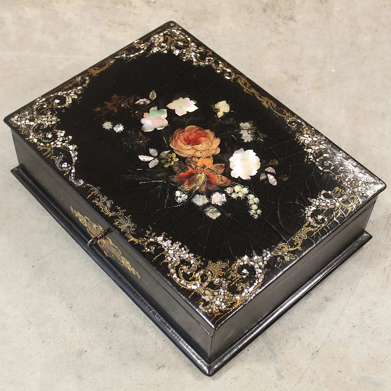 19th century inlaid painted lacquered wooden casket box 12