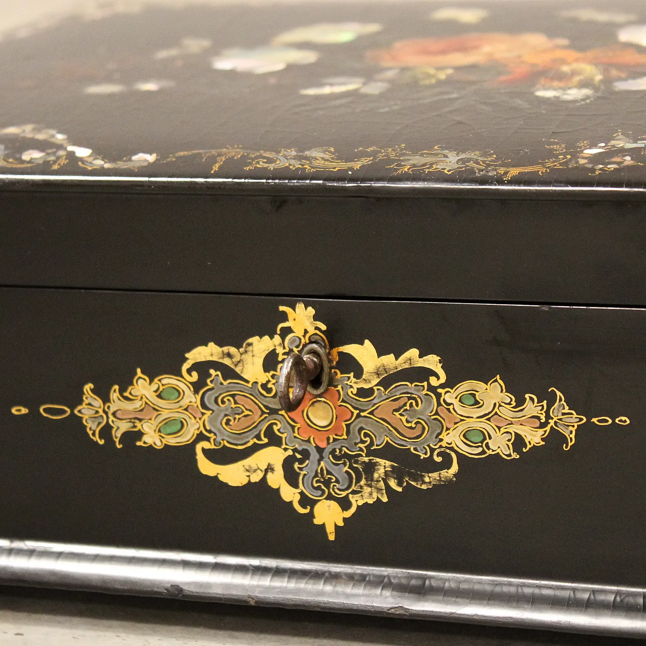 19th century inlaid painted lacquered wooden casket box 13