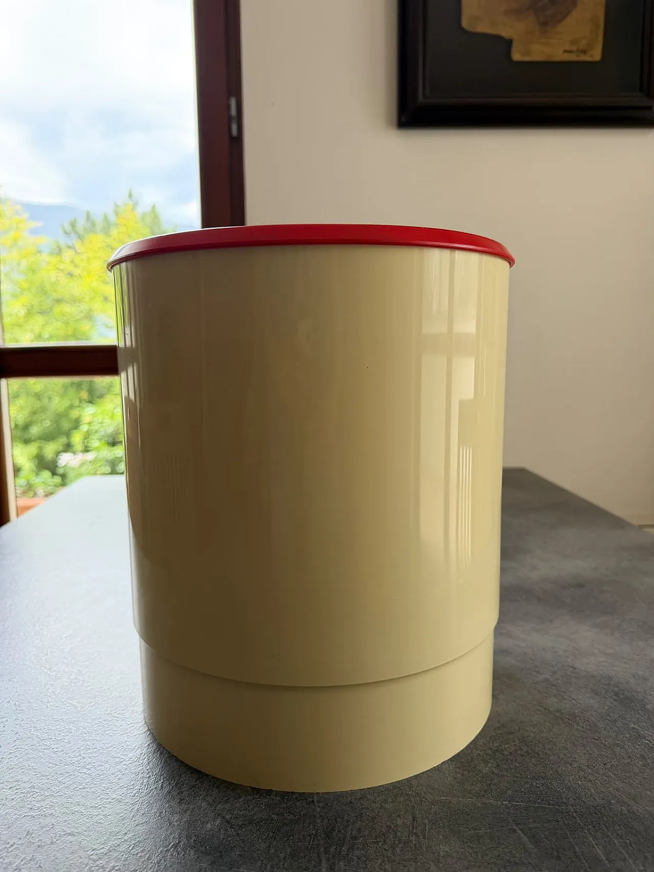 Cestino per la carta in stile Space Age Lineacqualba di PE2 per Mar Plast 2