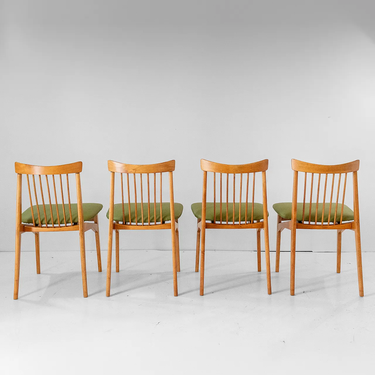 4 chairs in solid beech wood and eco leather, 60s 4