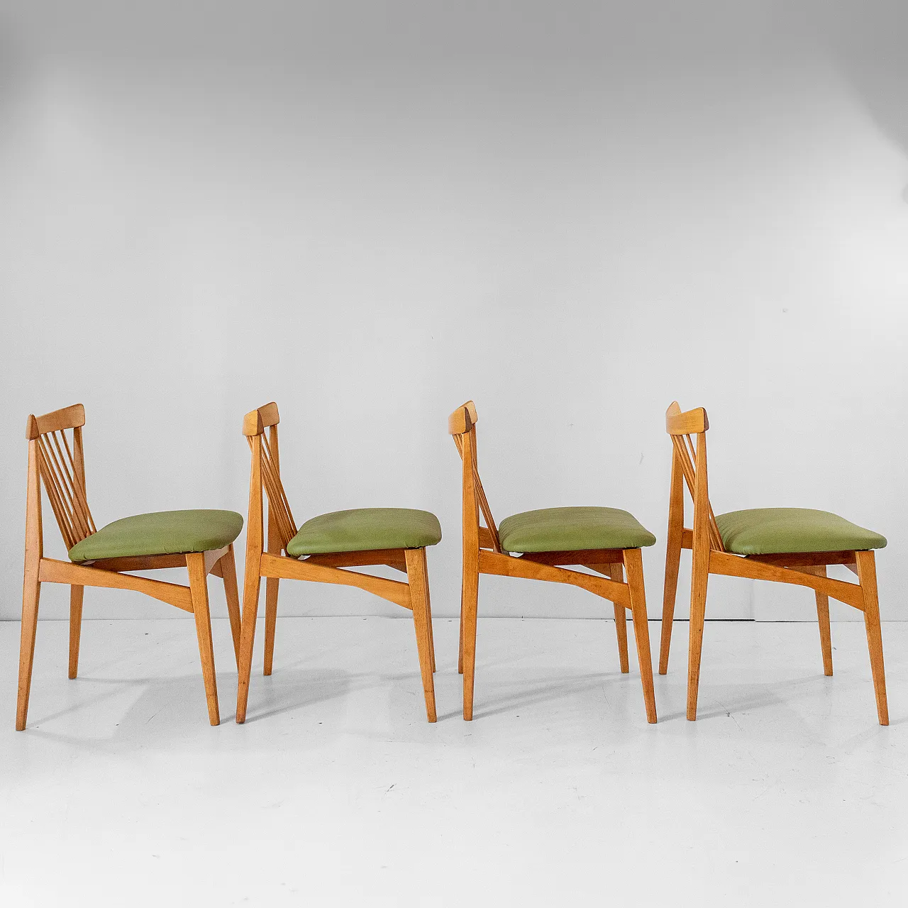 4 chairs in solid beech wood and eco leather, 60s 5