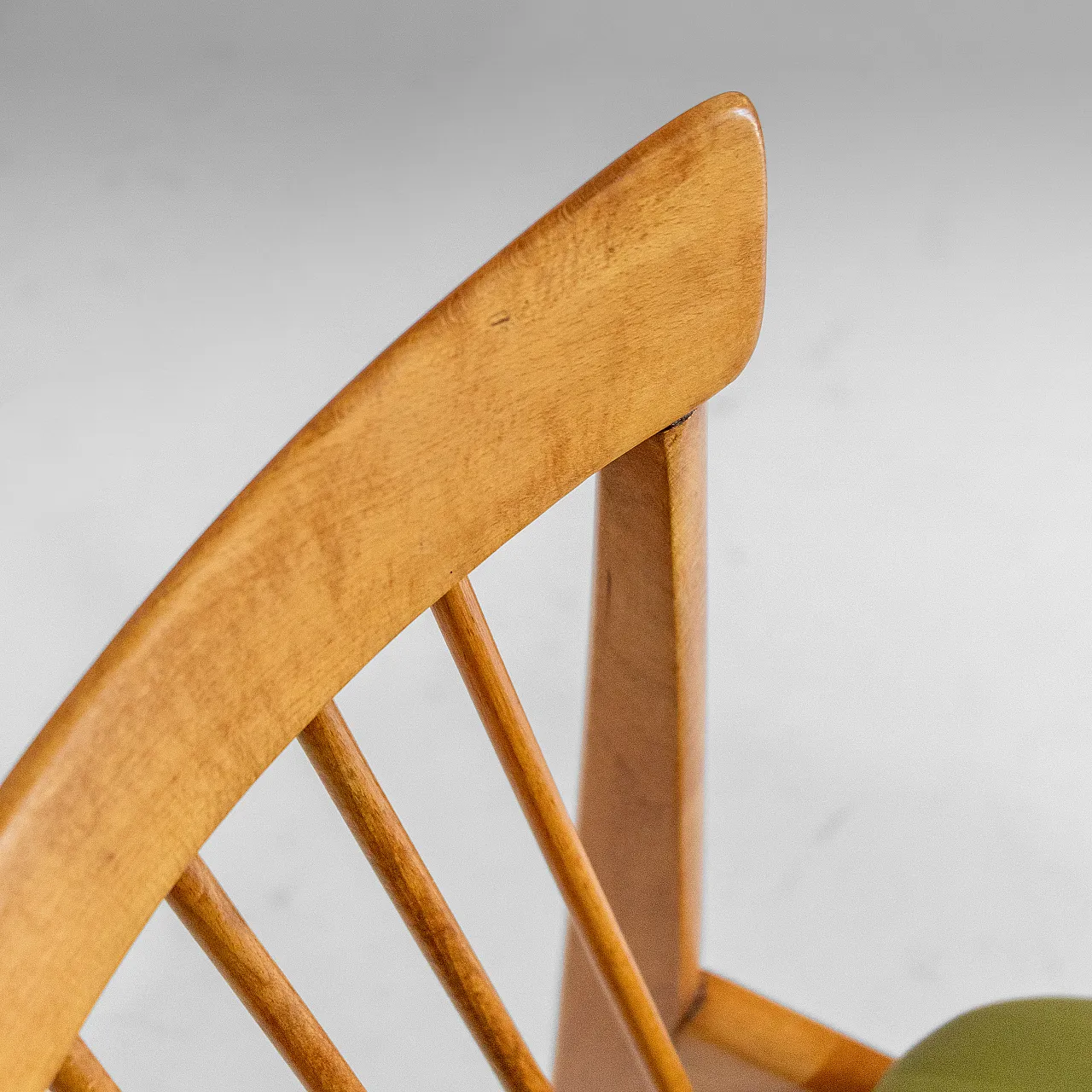 4 chairs in solid beech wood and eco leather, 60s 13