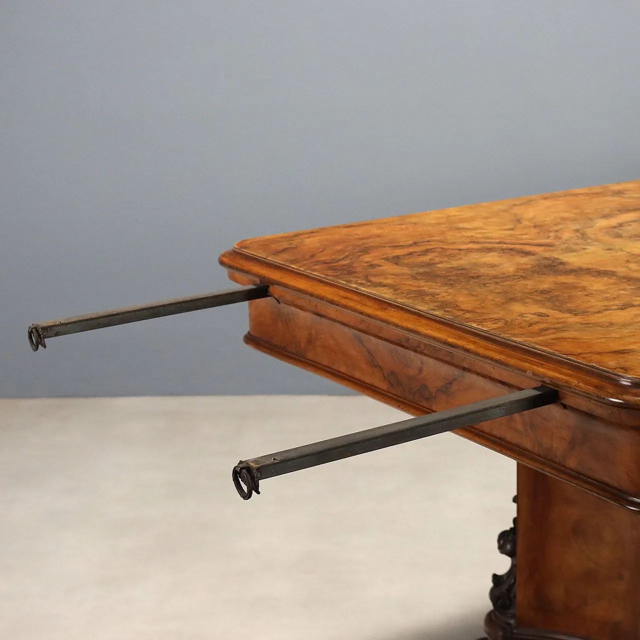 Art Deco table in walnut and walnut burl, 20th century 5