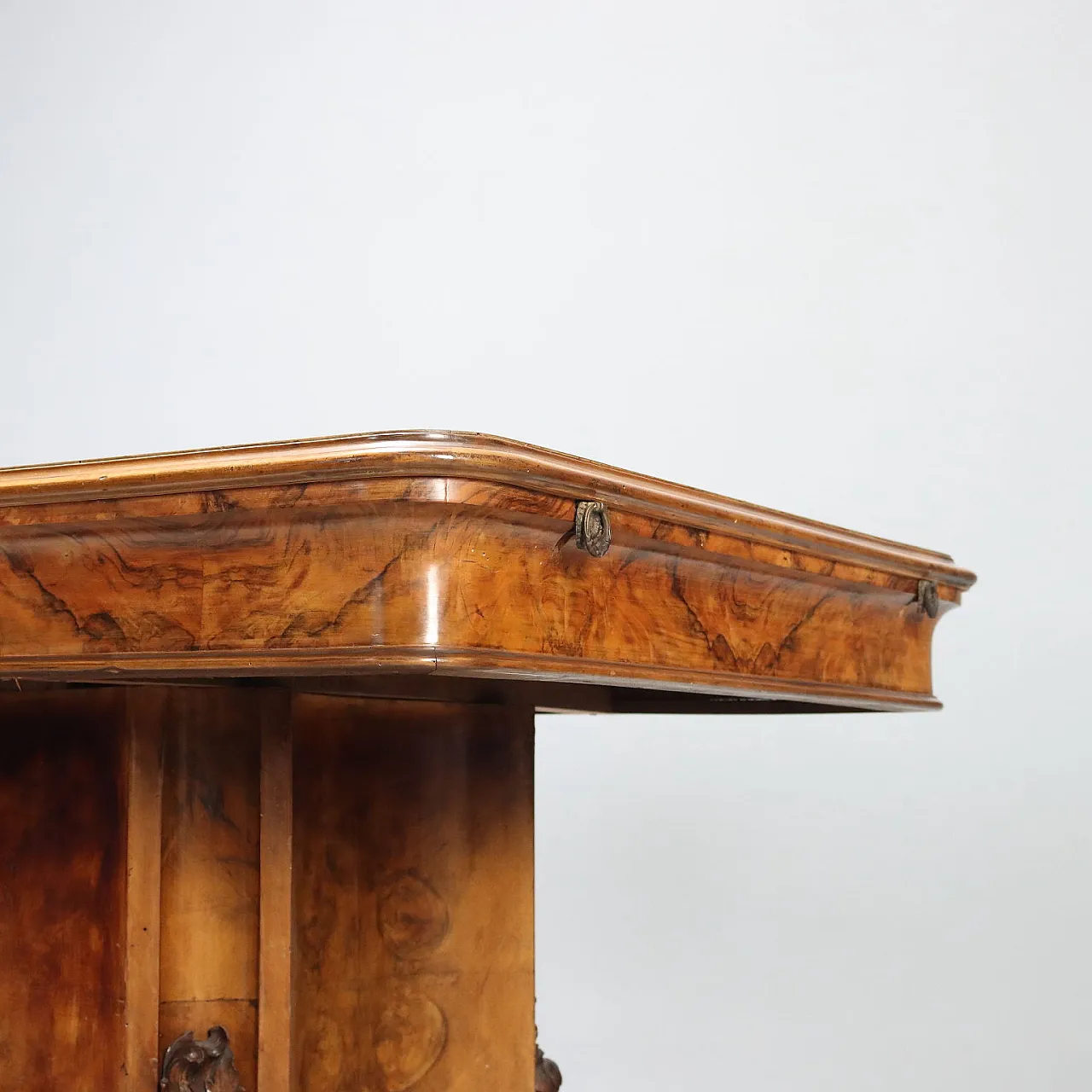 Art Deco table in walnut and walnut burl, 20th century 6