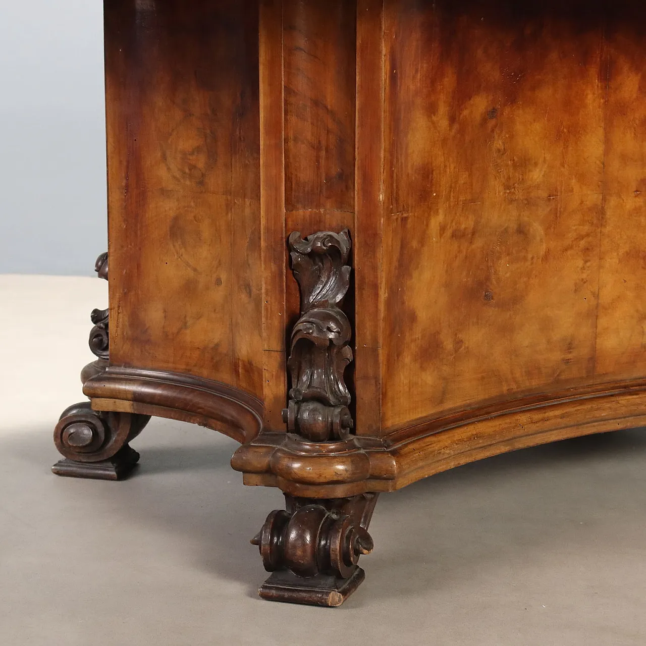 Art Deco table in walnut and walnut burl, 20th century 7