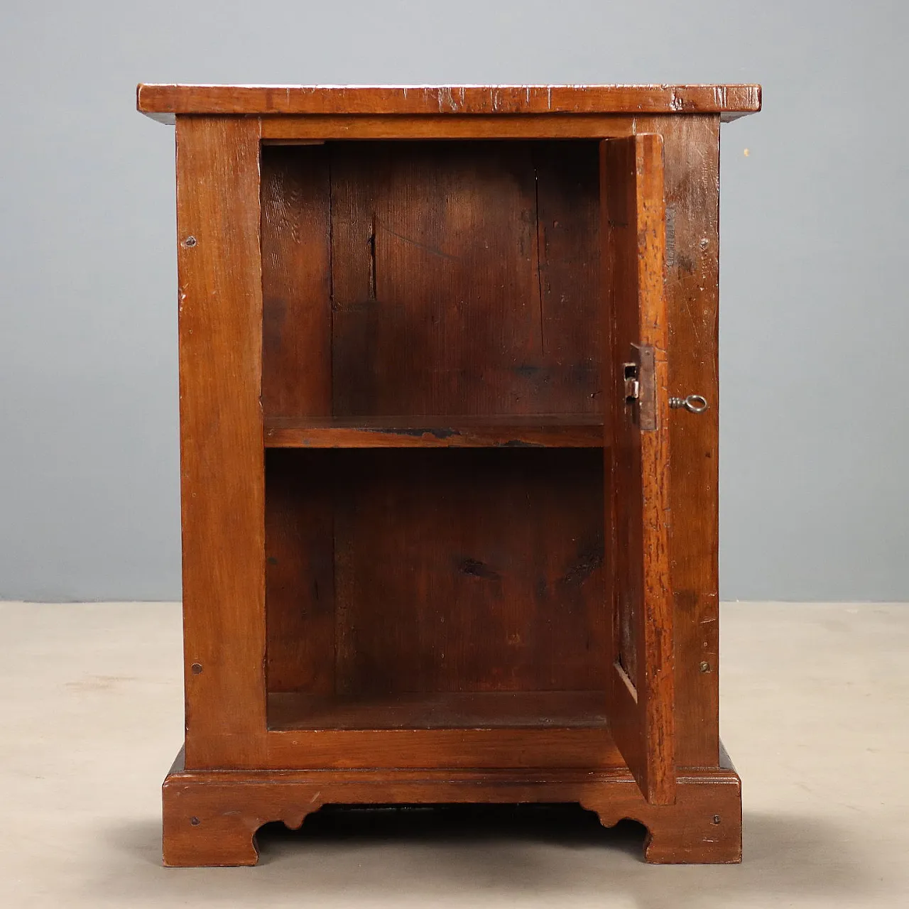 Credenzino in noce con legni antichi, '900 3