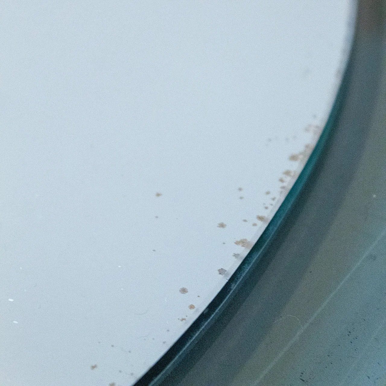 Specchio rotondo in vetro fumè molato degli anni 70 6