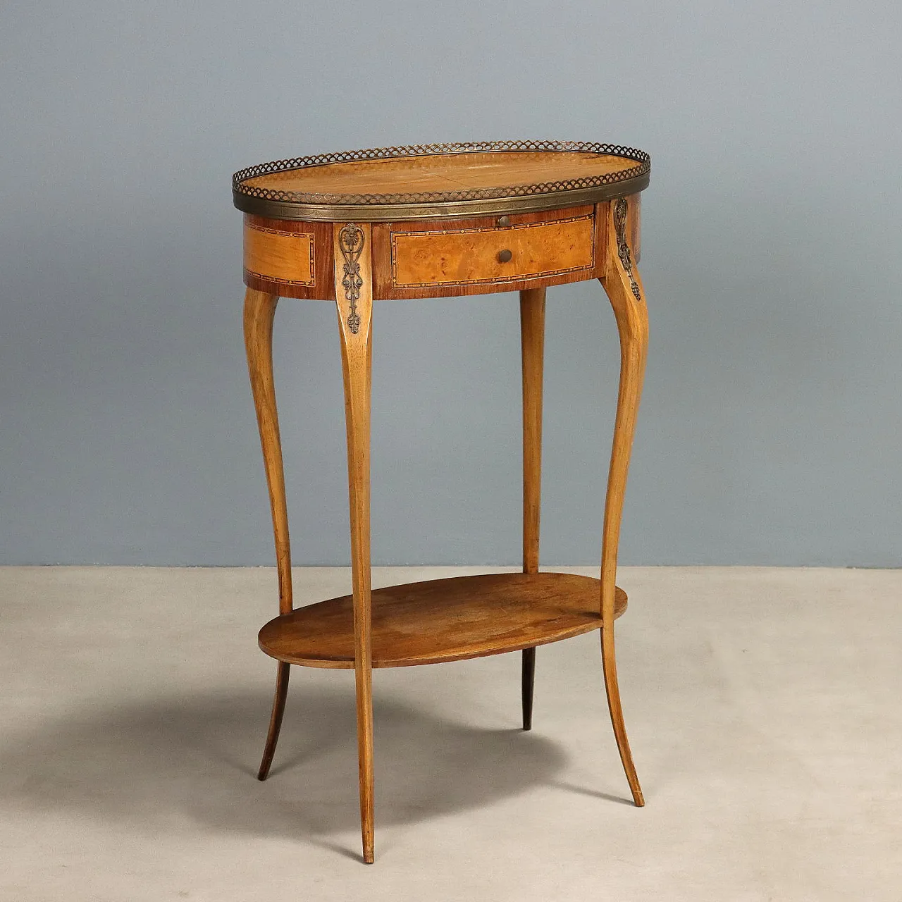 Walnut center table, 20th century 1