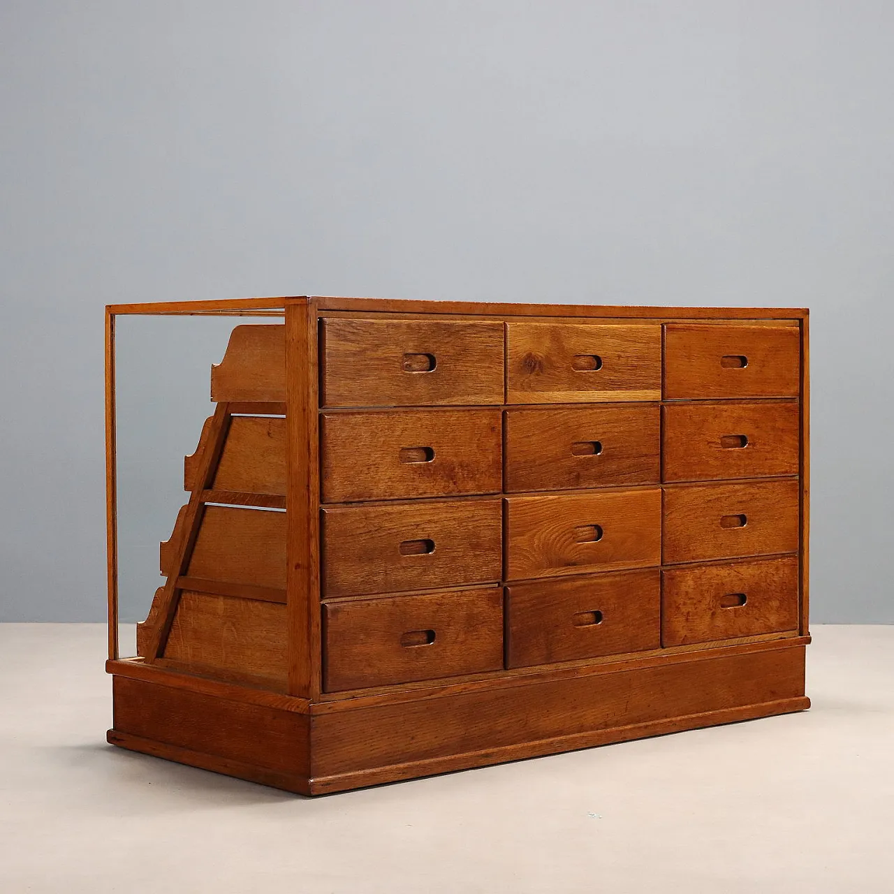 English display cabinet, 1940s 9
