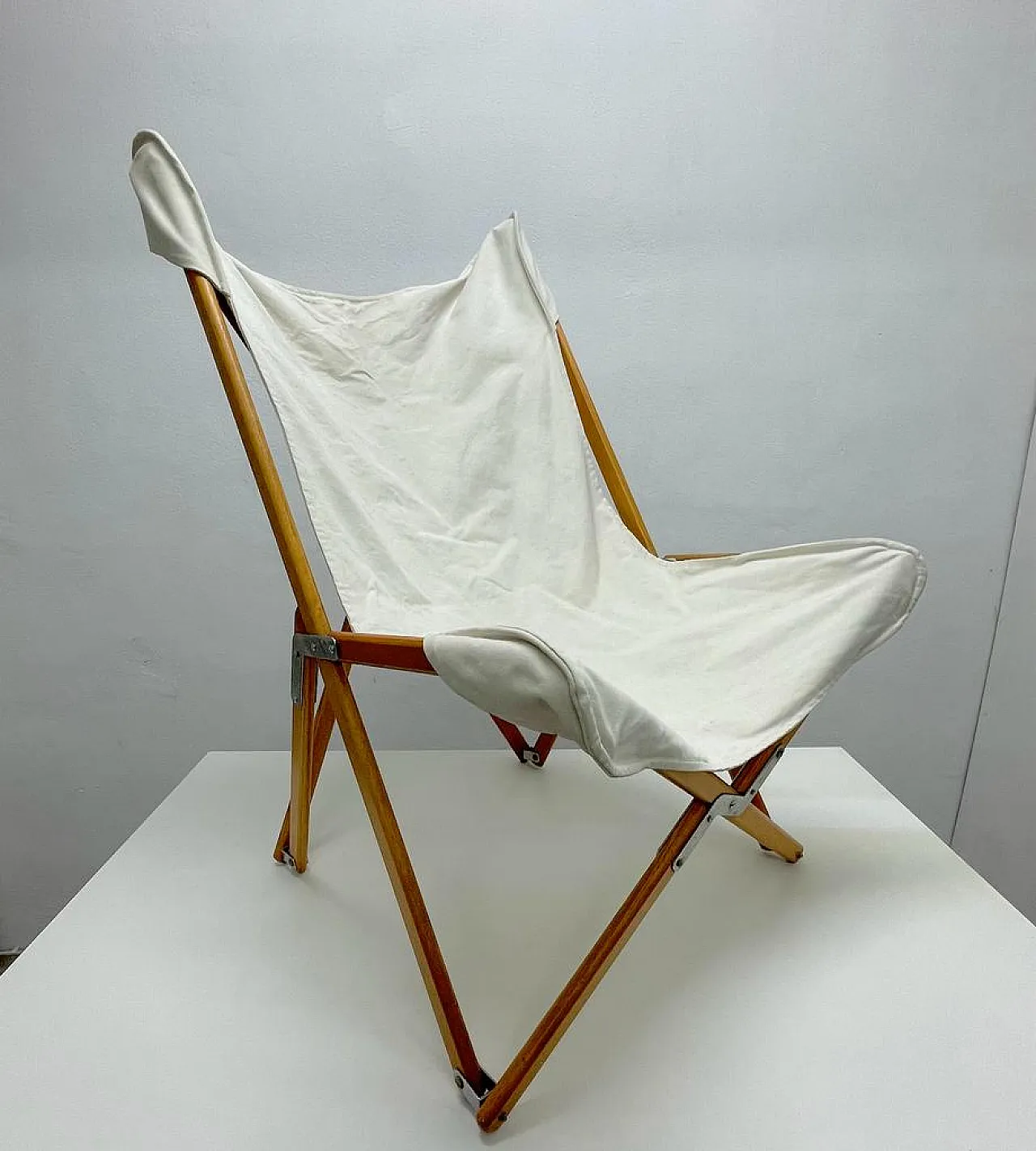 Pair of Tripolina armchairs. Designer: Joseph B. Fenby, 70s 3