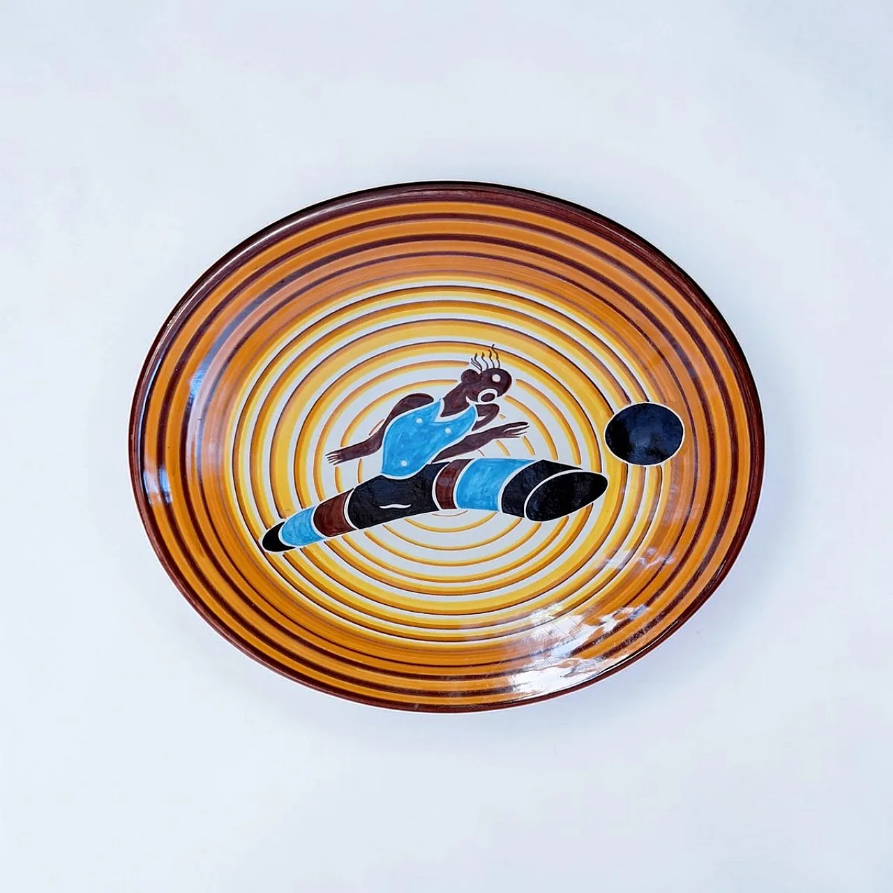 Piatto Footballer di Dante Baldelli per Rometti Ceramiche, anni '70 3