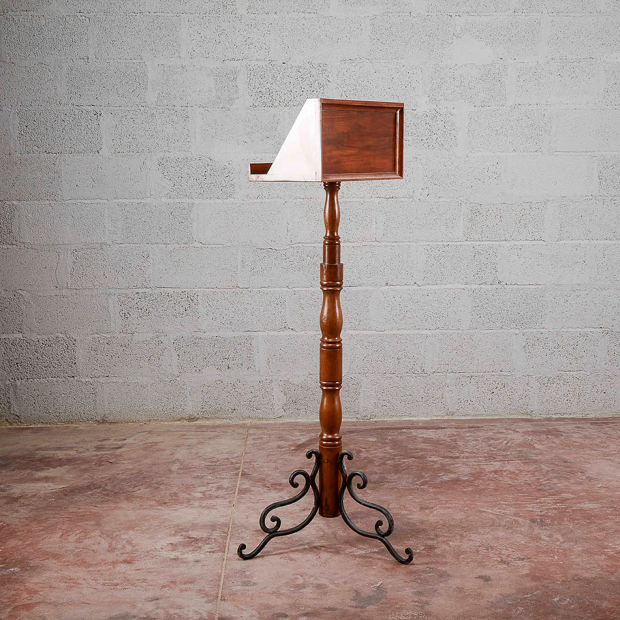 Wooden floor lectern, 20th century 5