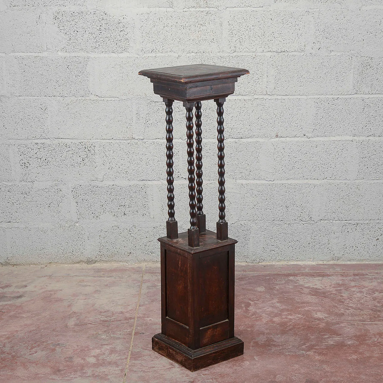Entryway perch, early 20th century 2