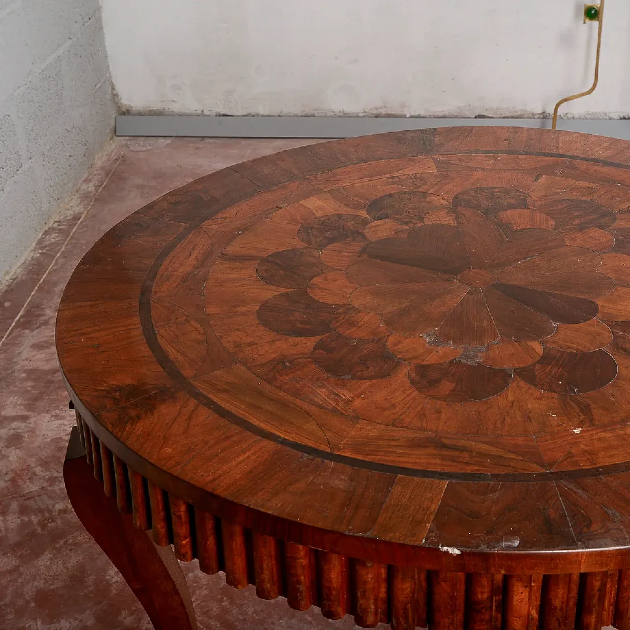 Round inlaid wooden table, 19th century 7