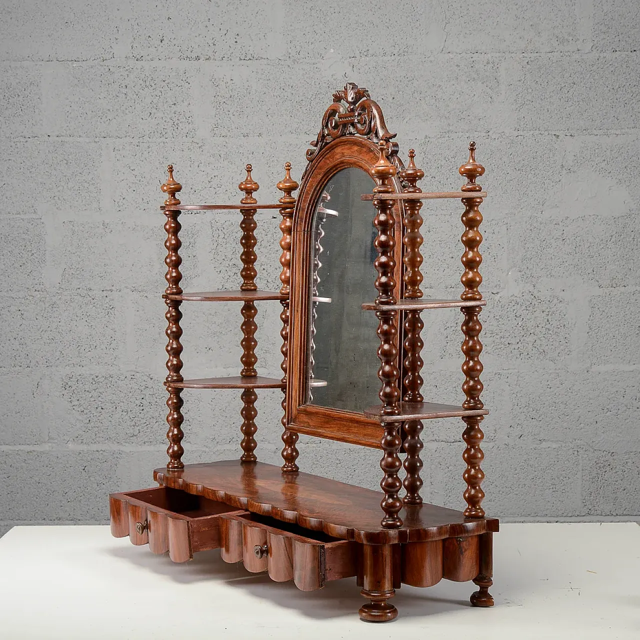 Wooden étagère support dressing table, late 19th century 2