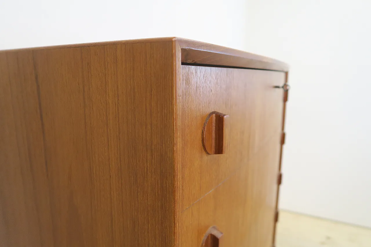 Teak chest of drawers by Henning Kjærnulf with six drawers, 1960s 6
