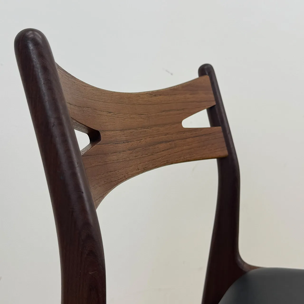 Danish teak chair with black padding, 1960s 6