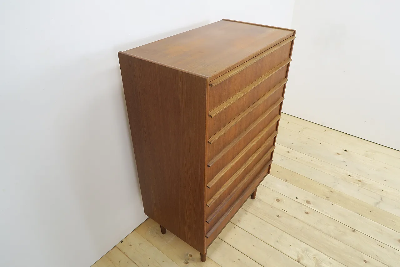 Danish teak chest of drawers with eight large drawers, 1960s 5