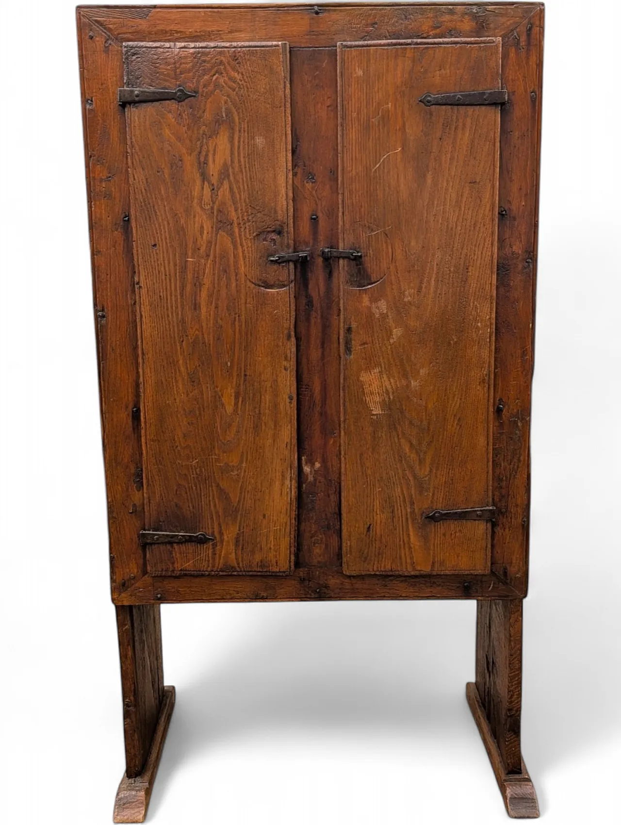 Two-door chestnut wood cabinet from the late 17th century - Tuscany, Italy 16