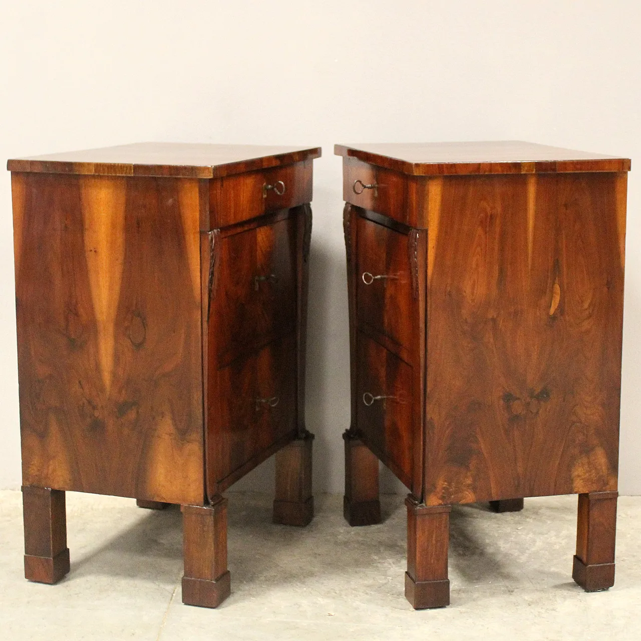 Pair of Empire walnut chests of drawers, Italy, 19th century 3