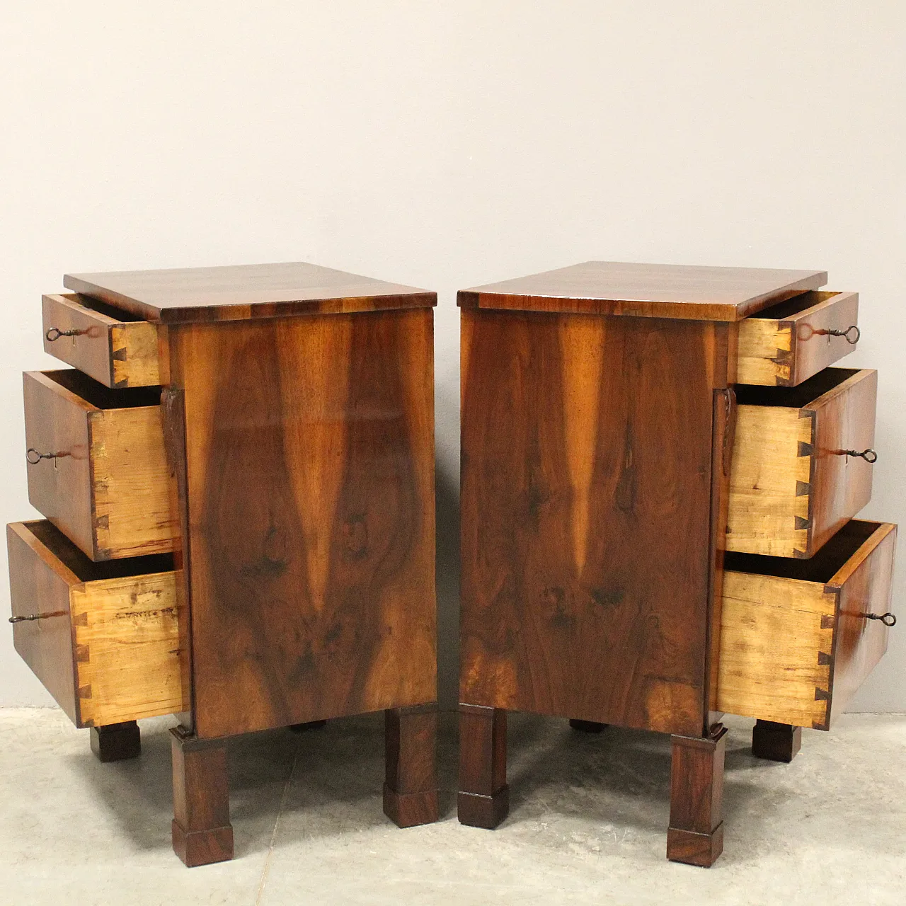 Pair of Empire walnut chests of drawers, Italy, 19th century 5