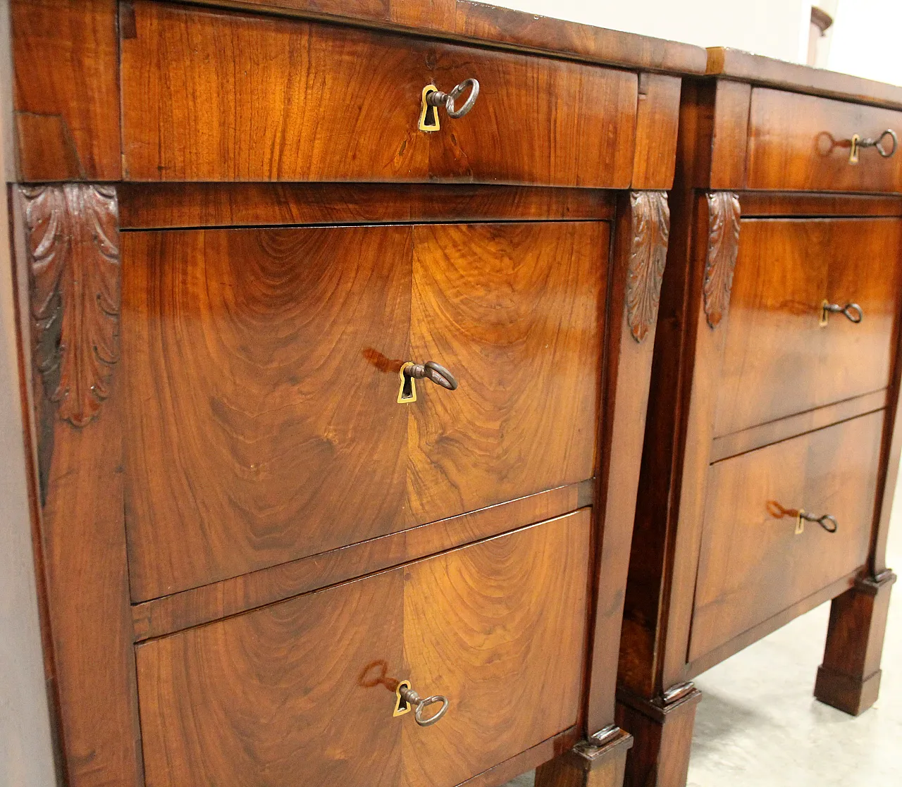 Pair of Empire walnut chests of drawers, Italy, 19th century 11