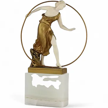 Donna con cerchio di Georges Morin, anni '20