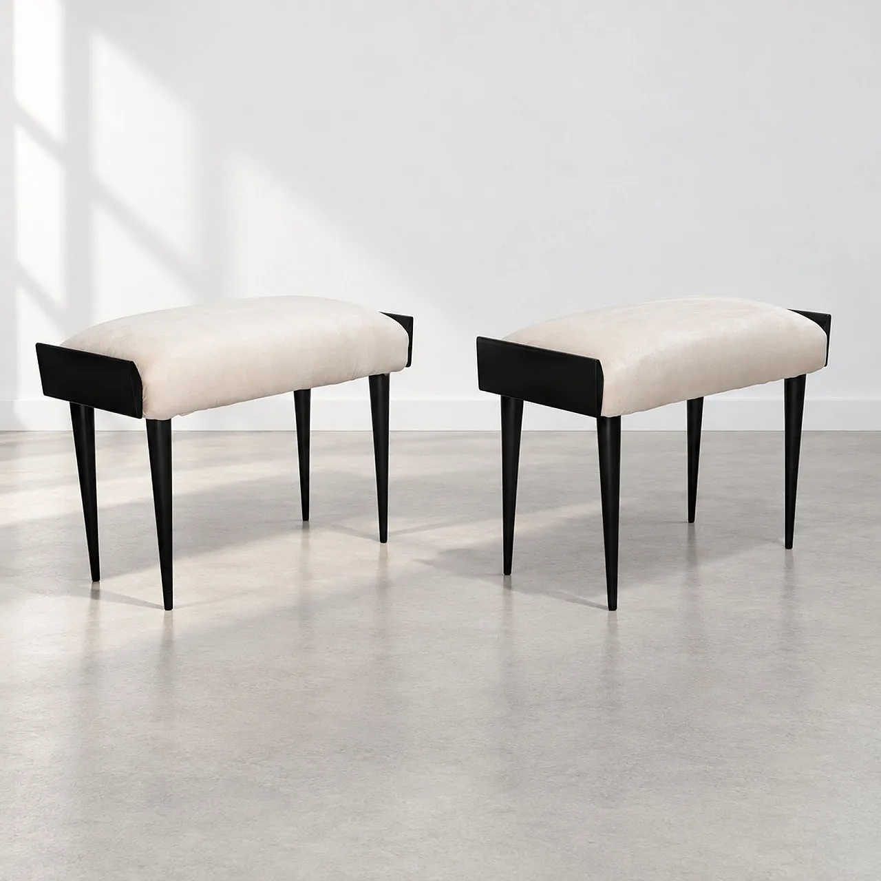 Pair of poufs in ebonized wood and velvet, Ico Parisi style, 1950s 3