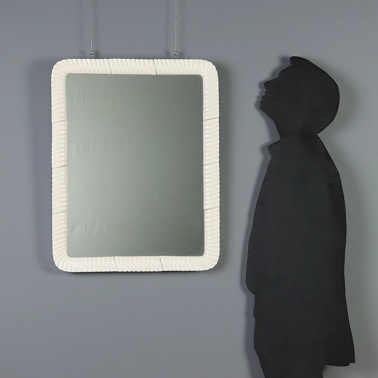 Specchio con cornice in ceramica, fine '900 3